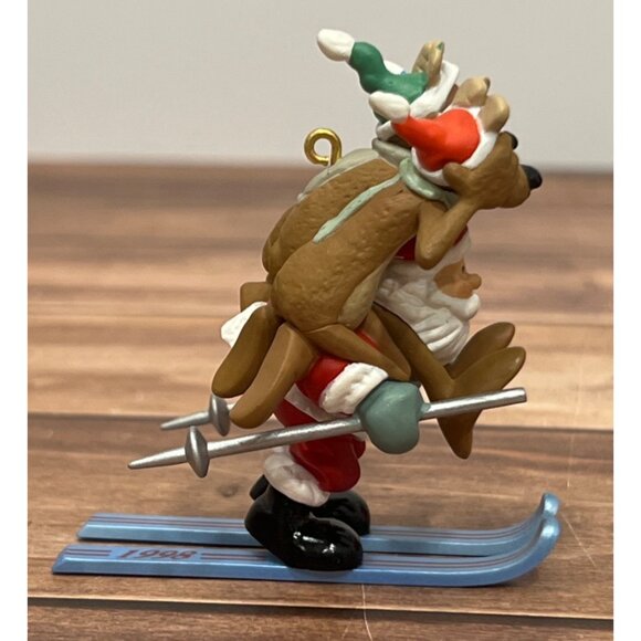 1998 HALLMARK KEEPSAKE ORNAMENT QX6776 DOWNHILL DASH SANTA SKIING W REINDEER - Picture 7 of 13